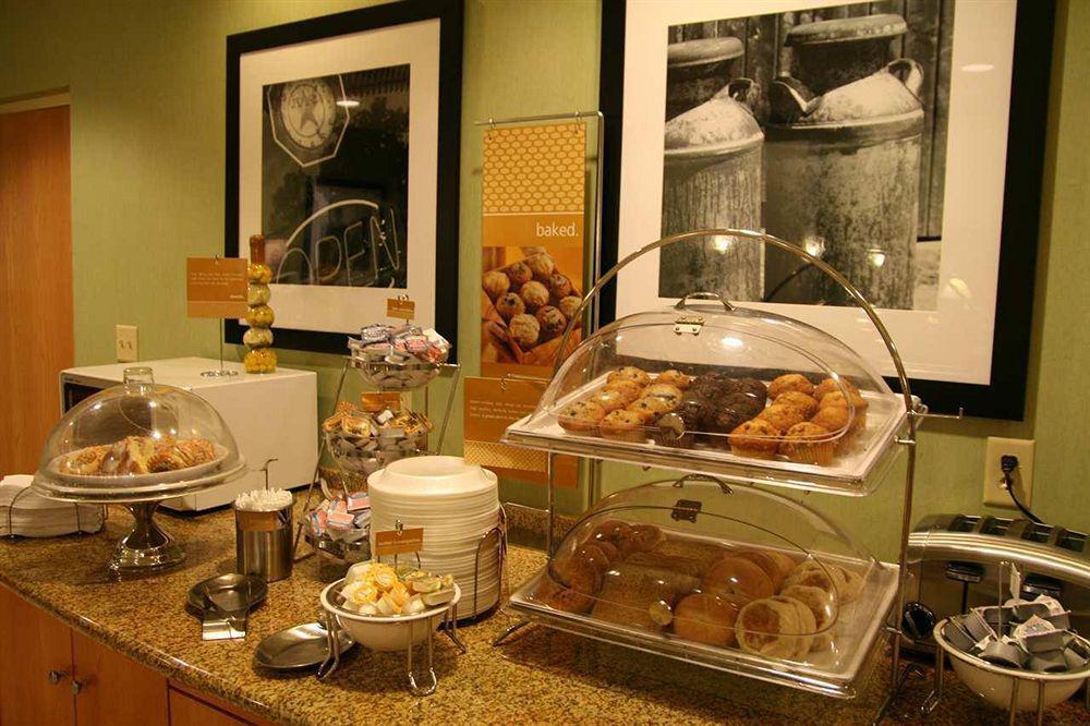 Hampton Inn & Suites Tampa East Casino Area Seffner Restoran fotoğraf